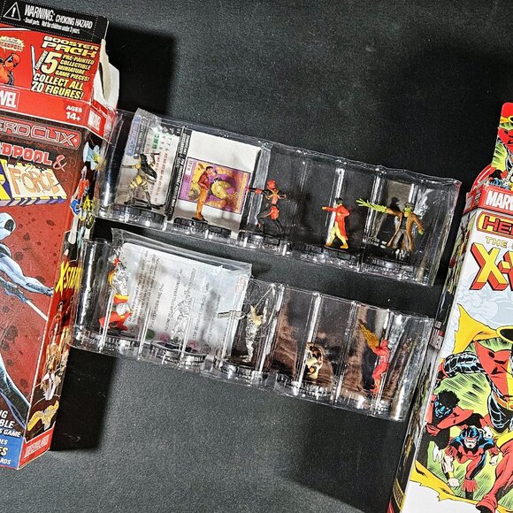 HeroClix 170 figure Lot w/Cards, Maps and more - Picture 11 of 11